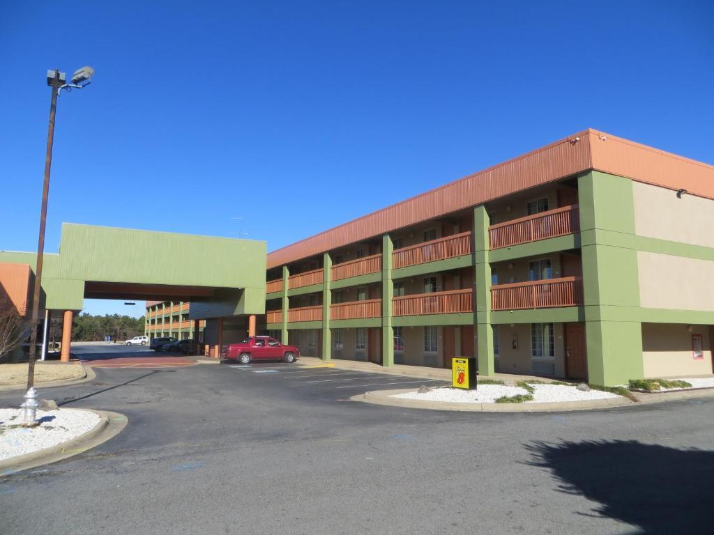 Super 8 By Wyndham Little Rock/Otter Creek Exterior foto